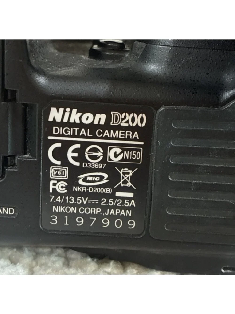 Nikon D200 10.2 MP Digital SLR Camera - Black  With Nikon AF-S 67mm